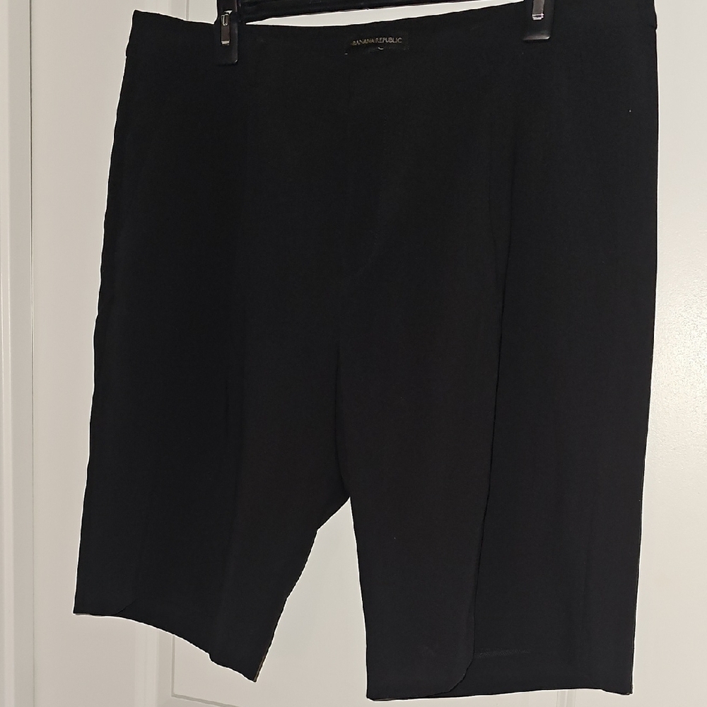 Banana Republic Black Dressy Suit Capri Shorts Pants